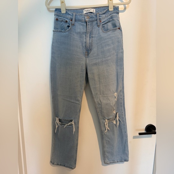 27 Short Abercrombie & Fitch Ultra High Rise ankle Jeans - Picture 2 of 6